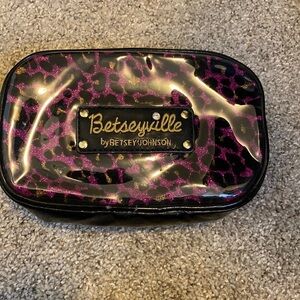 Betsy Johnson Betsyville Pink Cheetah Print Make Up Bag Cosmetic Case